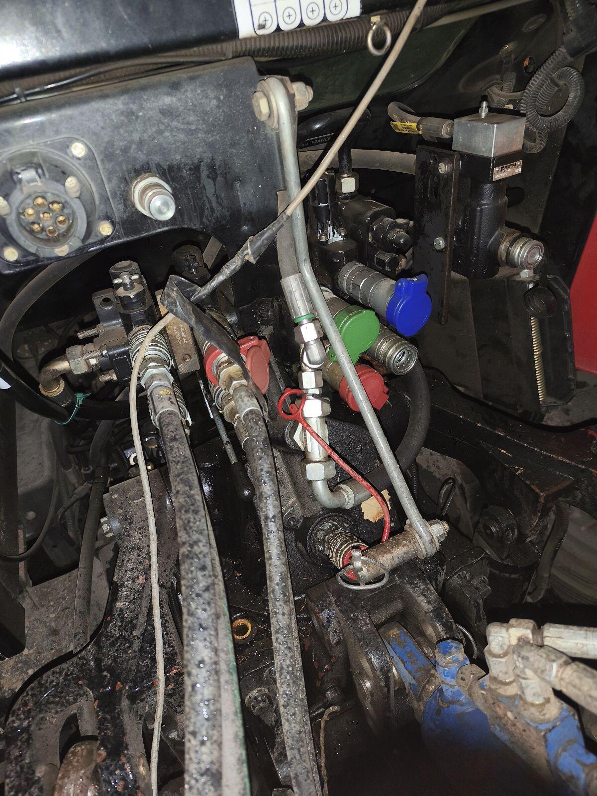 Massey Ferguson 5435 Dyna 4 2