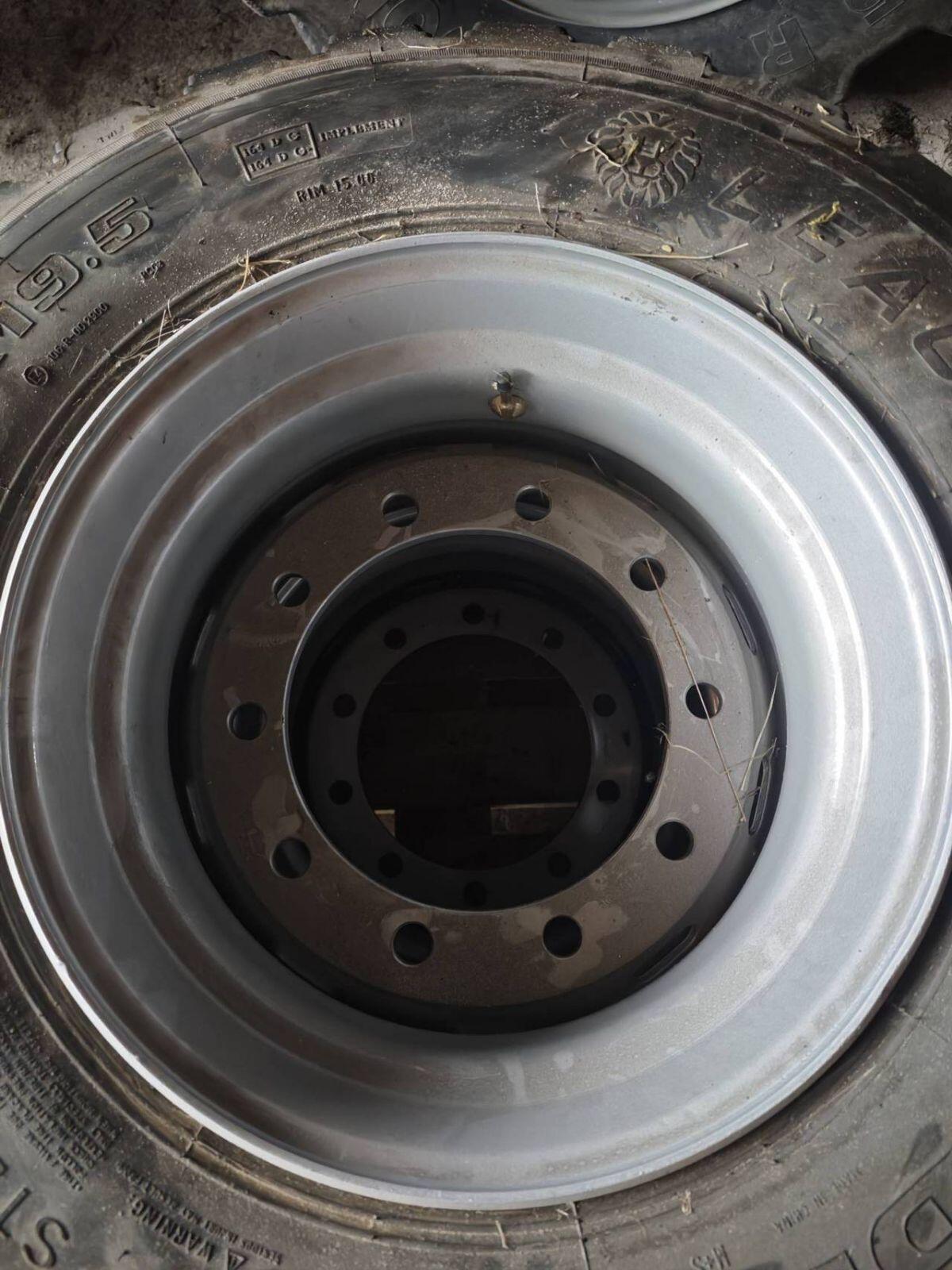 Kompletträder 445/45R19.5 2