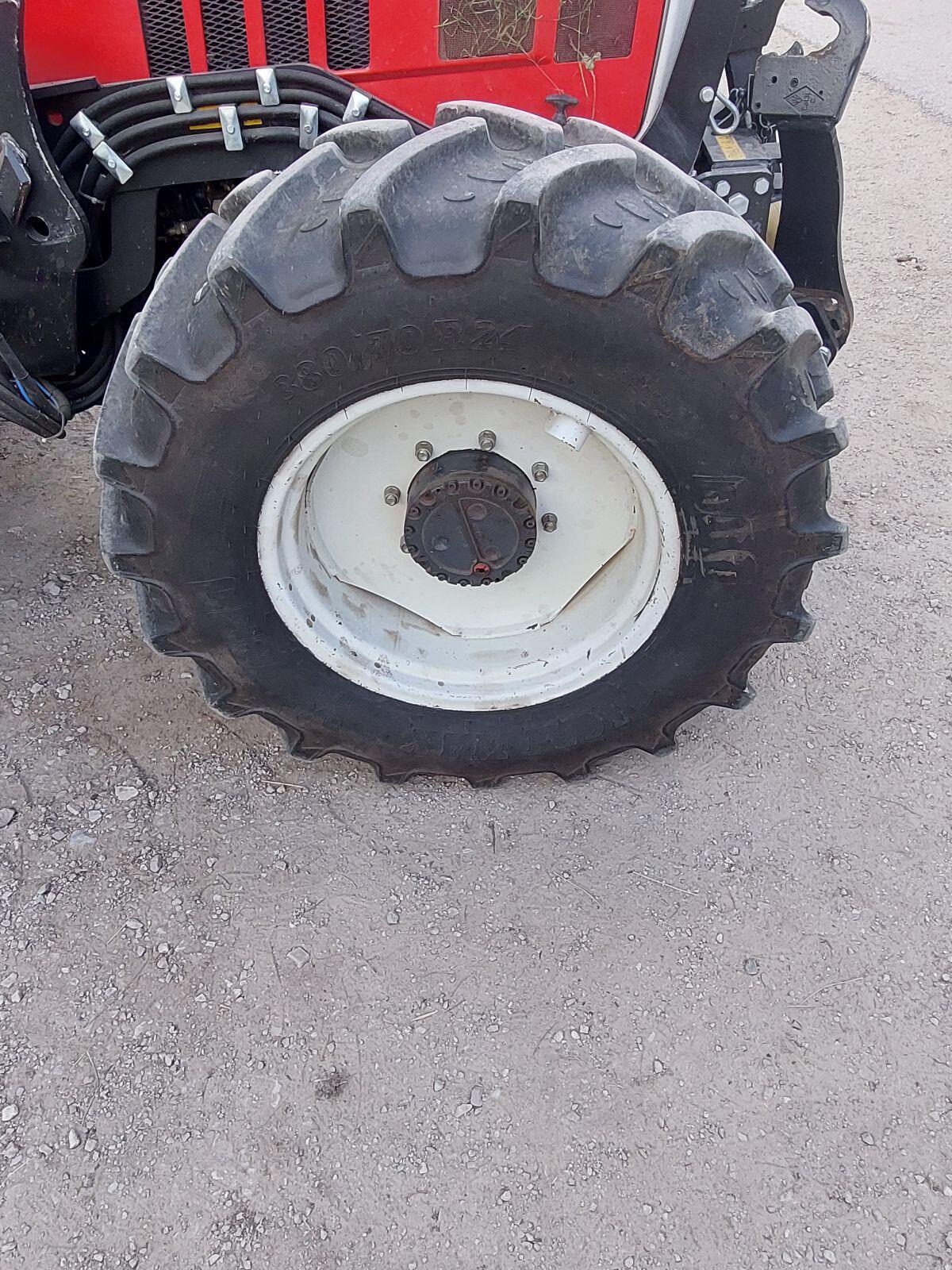 Reifen 380/70-24, Schlauch ohne Felge 1