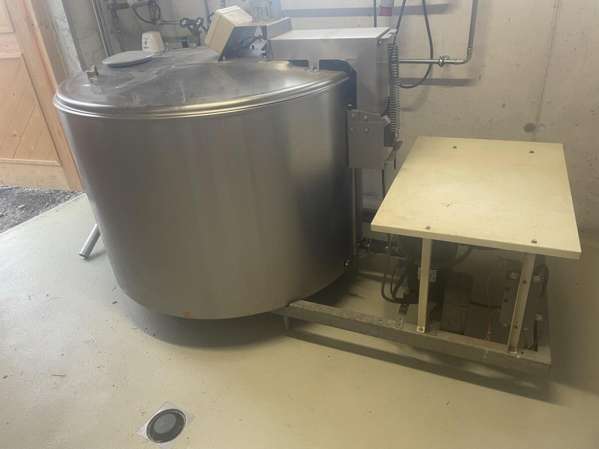 Milchtank inkl. Westfalia Kühlung 700 l 3
