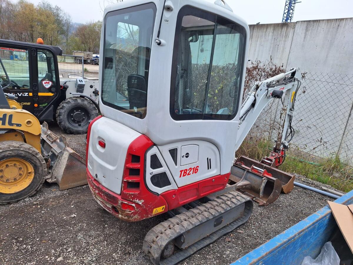 Takeuchi TB216 2
