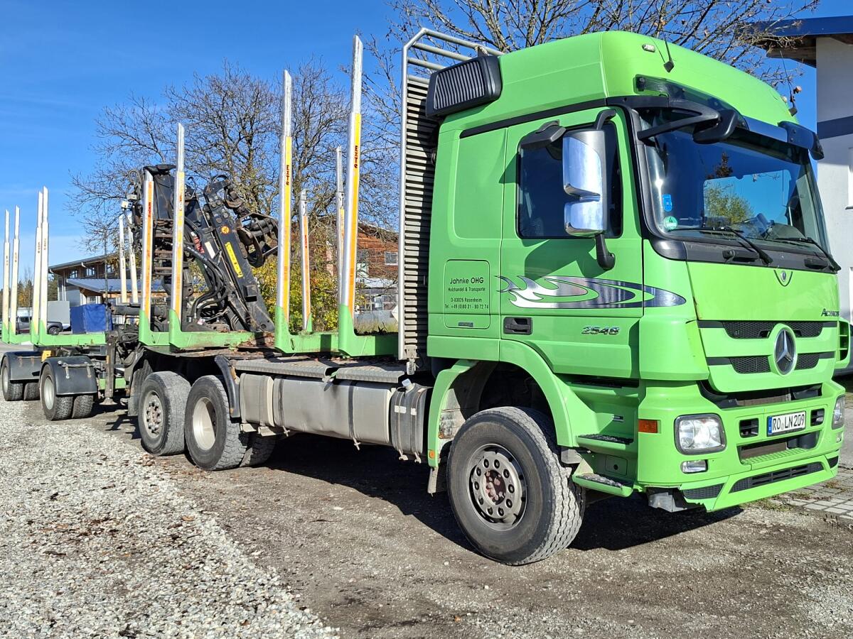 Holztransporter mit Anhänger 3