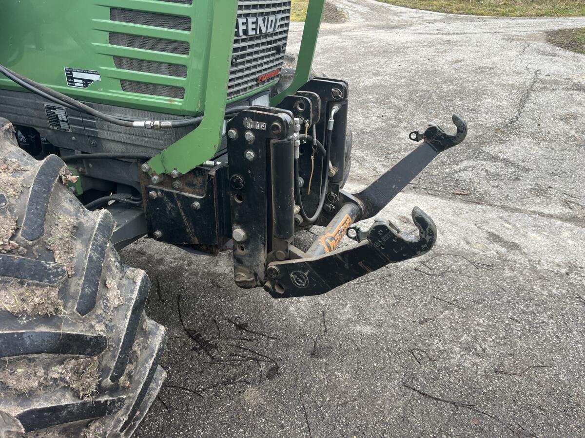 Hauer Fronthydraulik für Fendt 1