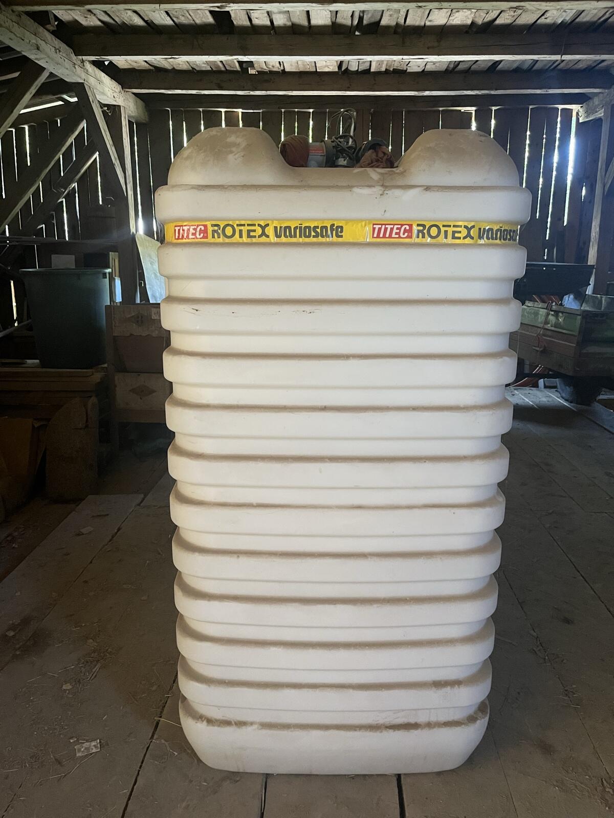 Heizöl oder Dieseltank doppelwandig mit Pumpe 3