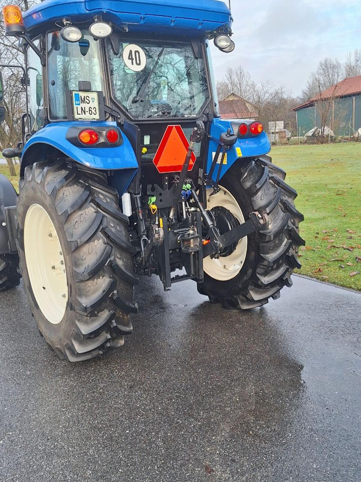 New Holland T 85 2