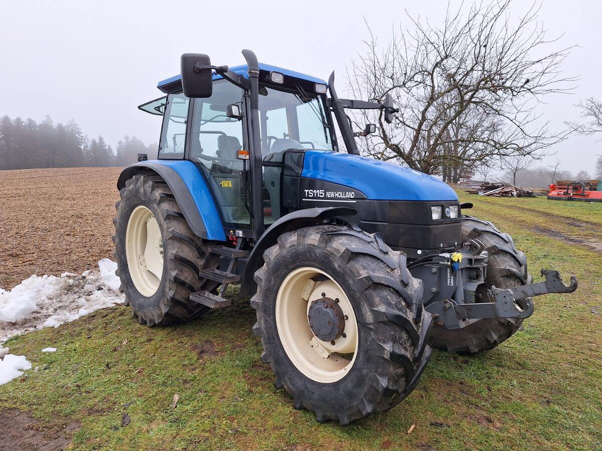 New Holland TS115 1