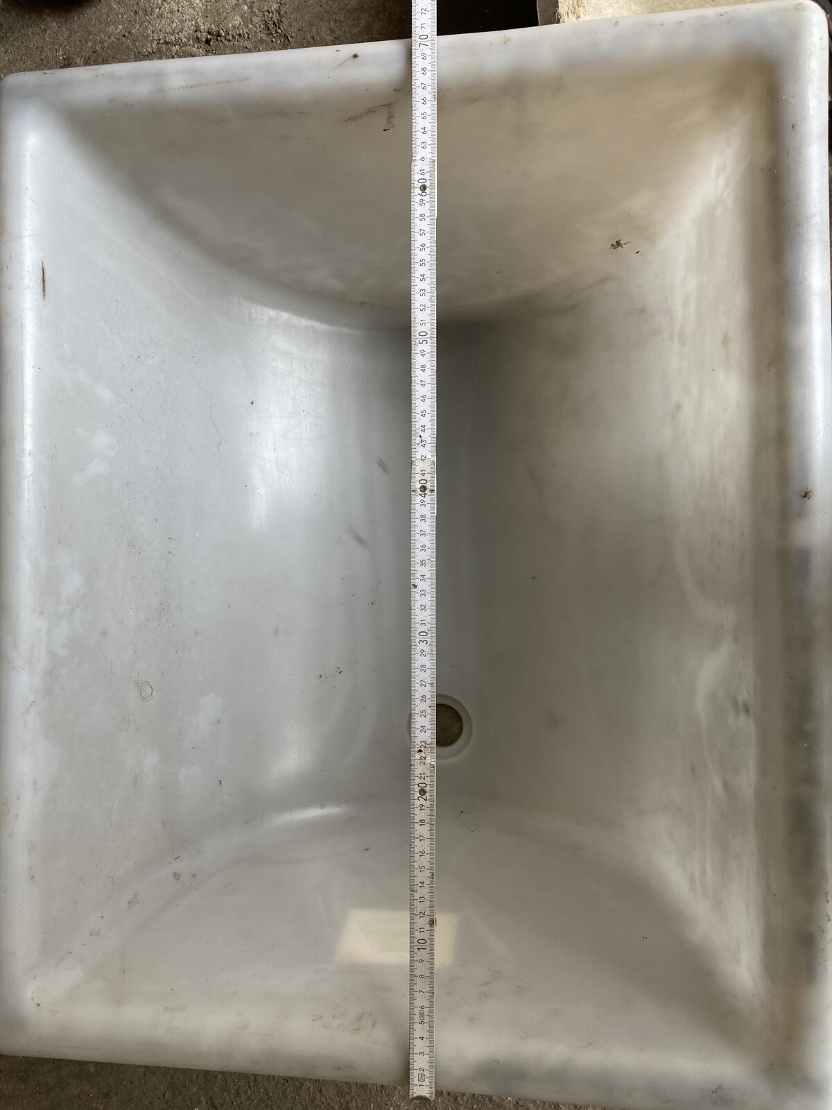 Lister Spülwanne mit Wandhalterung 3