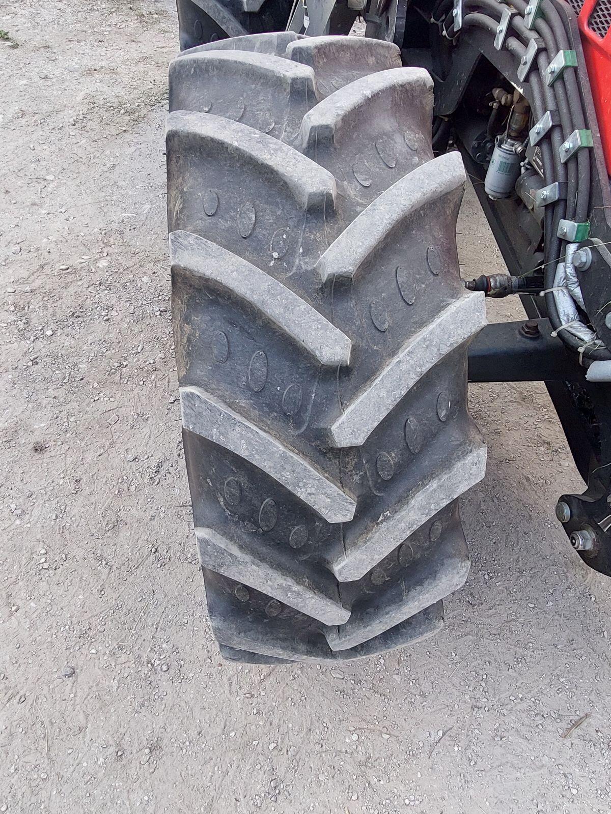 Reifen 380/70-24, Schlauch ohne Felge 2