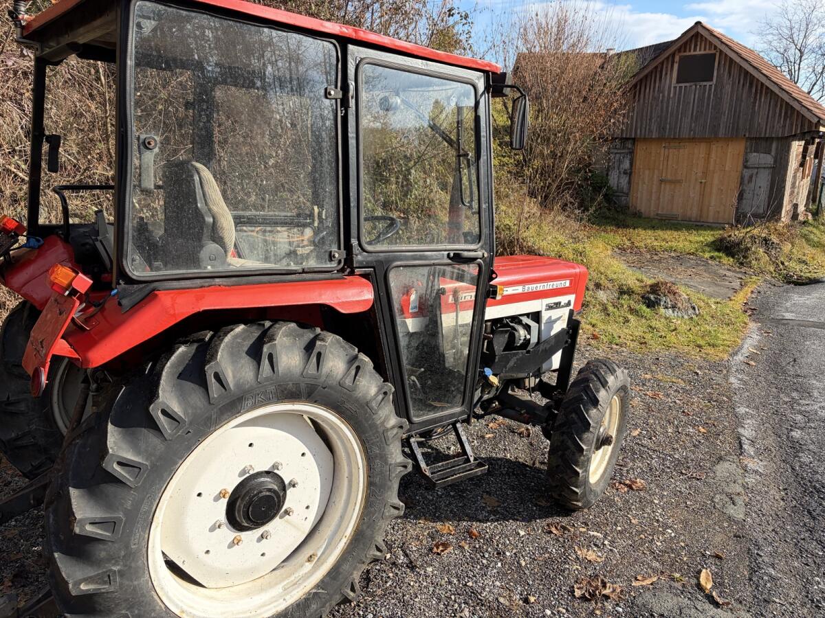 Lindner 520SA mit vollhydraulischem Frontlader 3