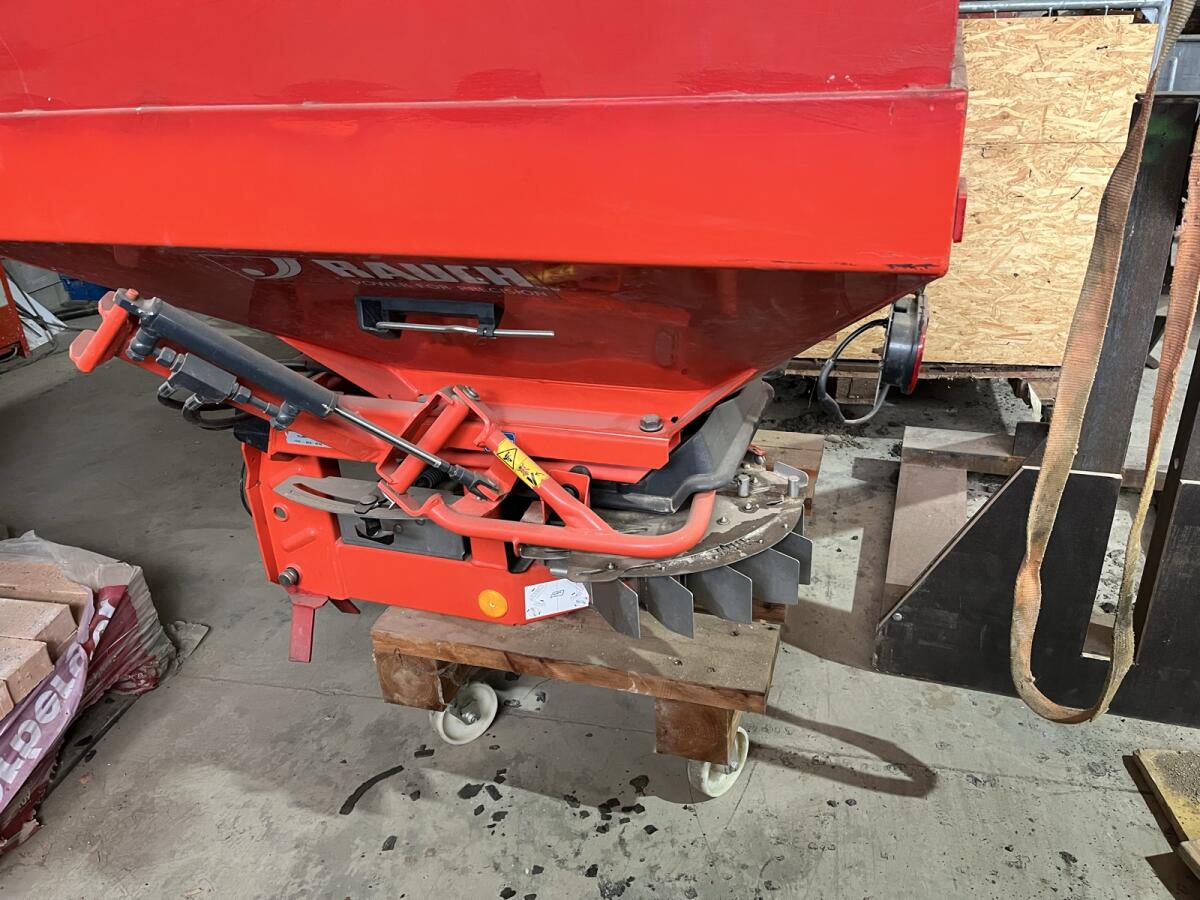 Rauch Düngerstreuer 3