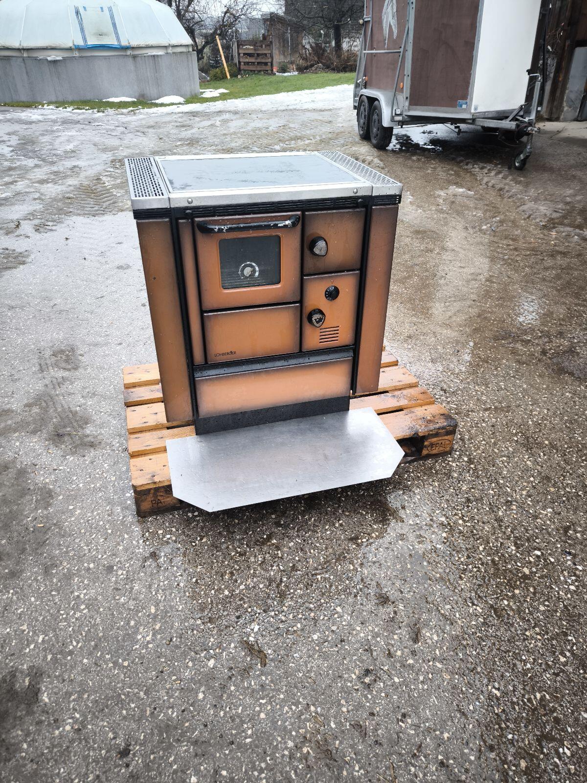 Lohberger Tischherd mit Kücheneinbaublenden 1