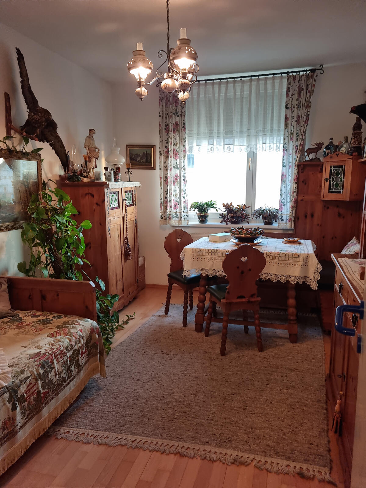 Wunderschöne Zirbenvollholz-Bauernstube abzugeben 1