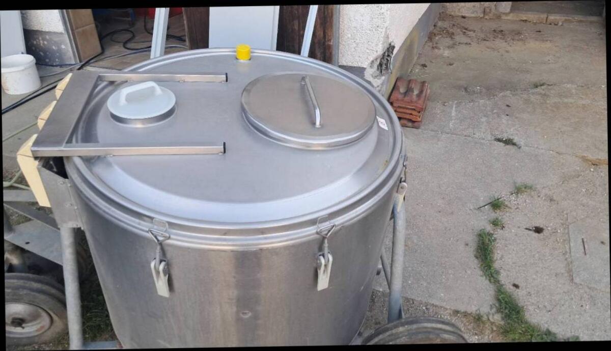 Verkaufe Milchtank 2