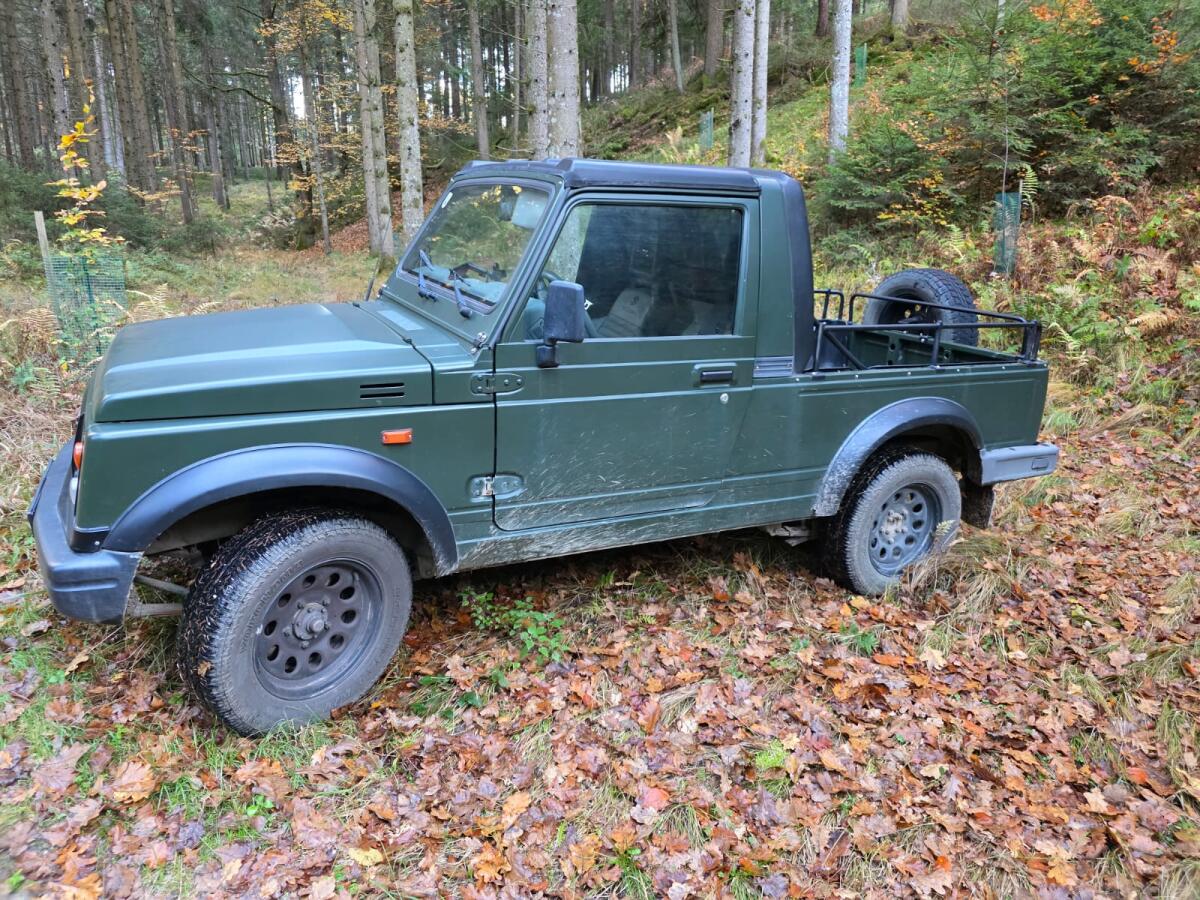 Suzuki Samurai 1,9 VX 4WD Ds SUV / Geländewagen 1