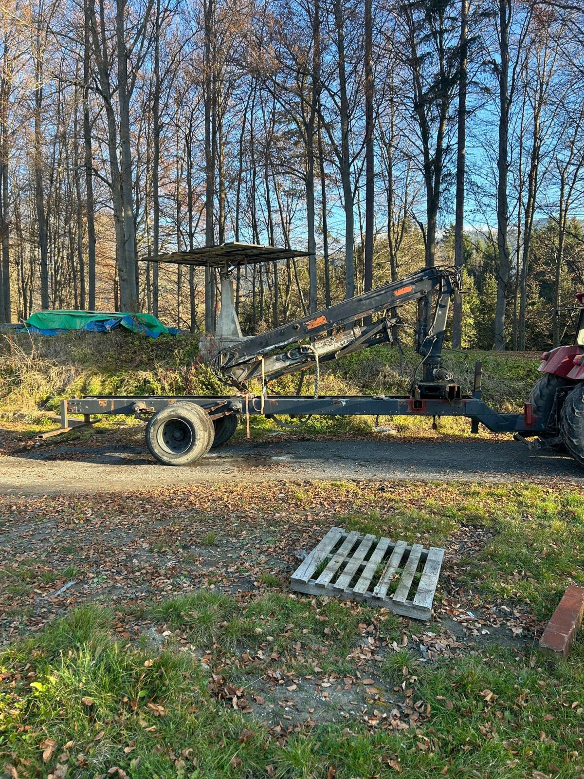 Forstanhänger mit Forstkran 2