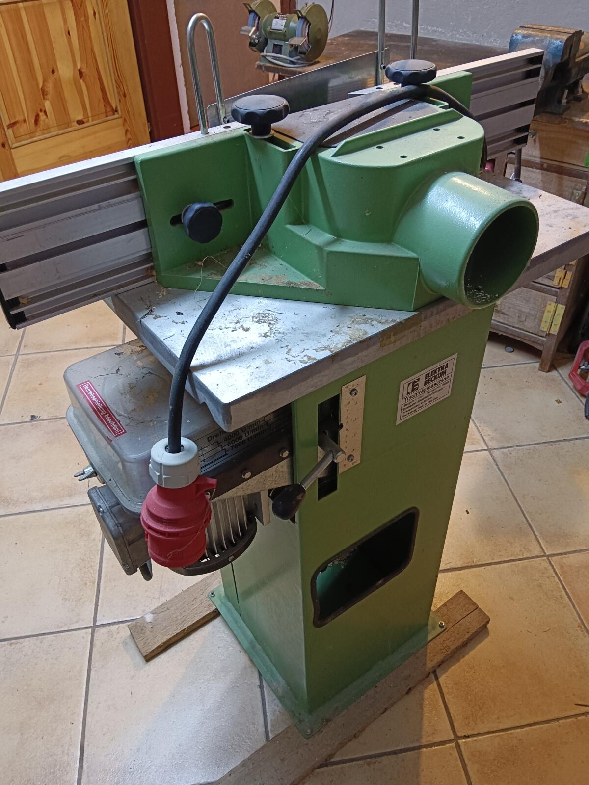 Tischfräsmaschine 1