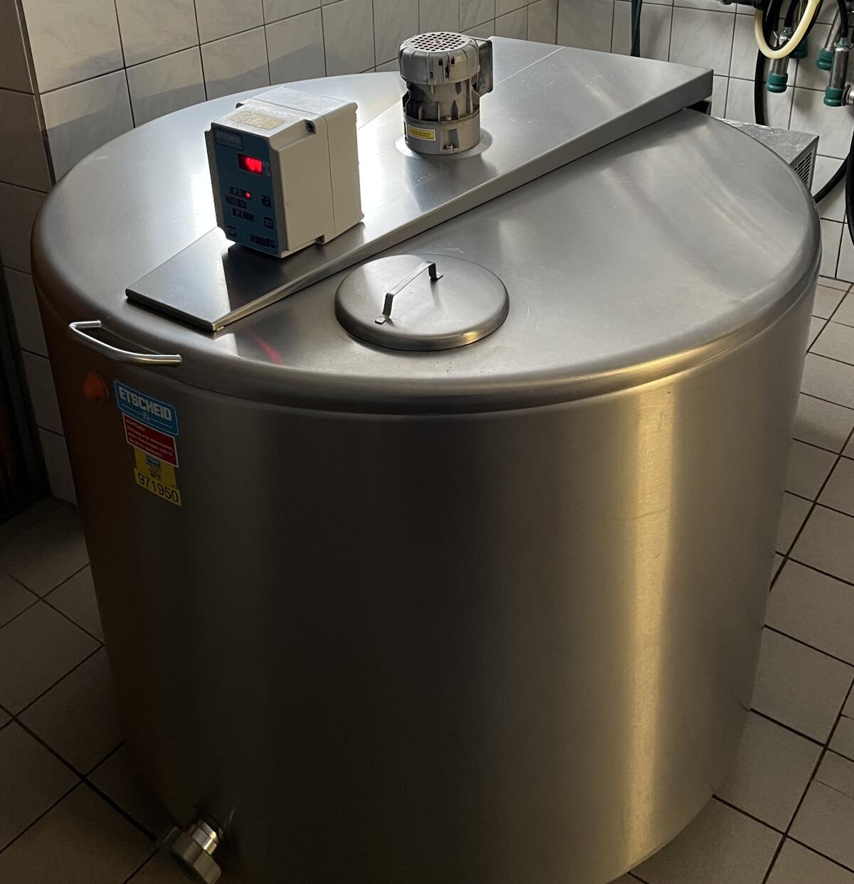 Verkaufe Milchtank 650 l - steckerfertig 1