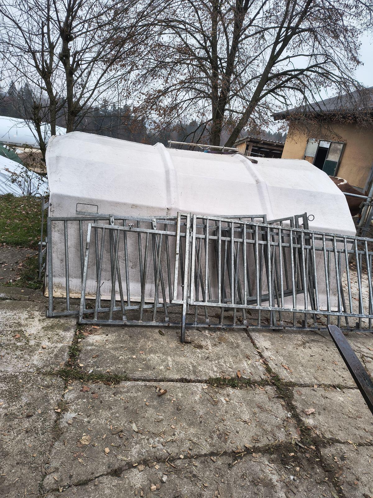 Verkaufe Kälberiglu für 8 Kälber 1