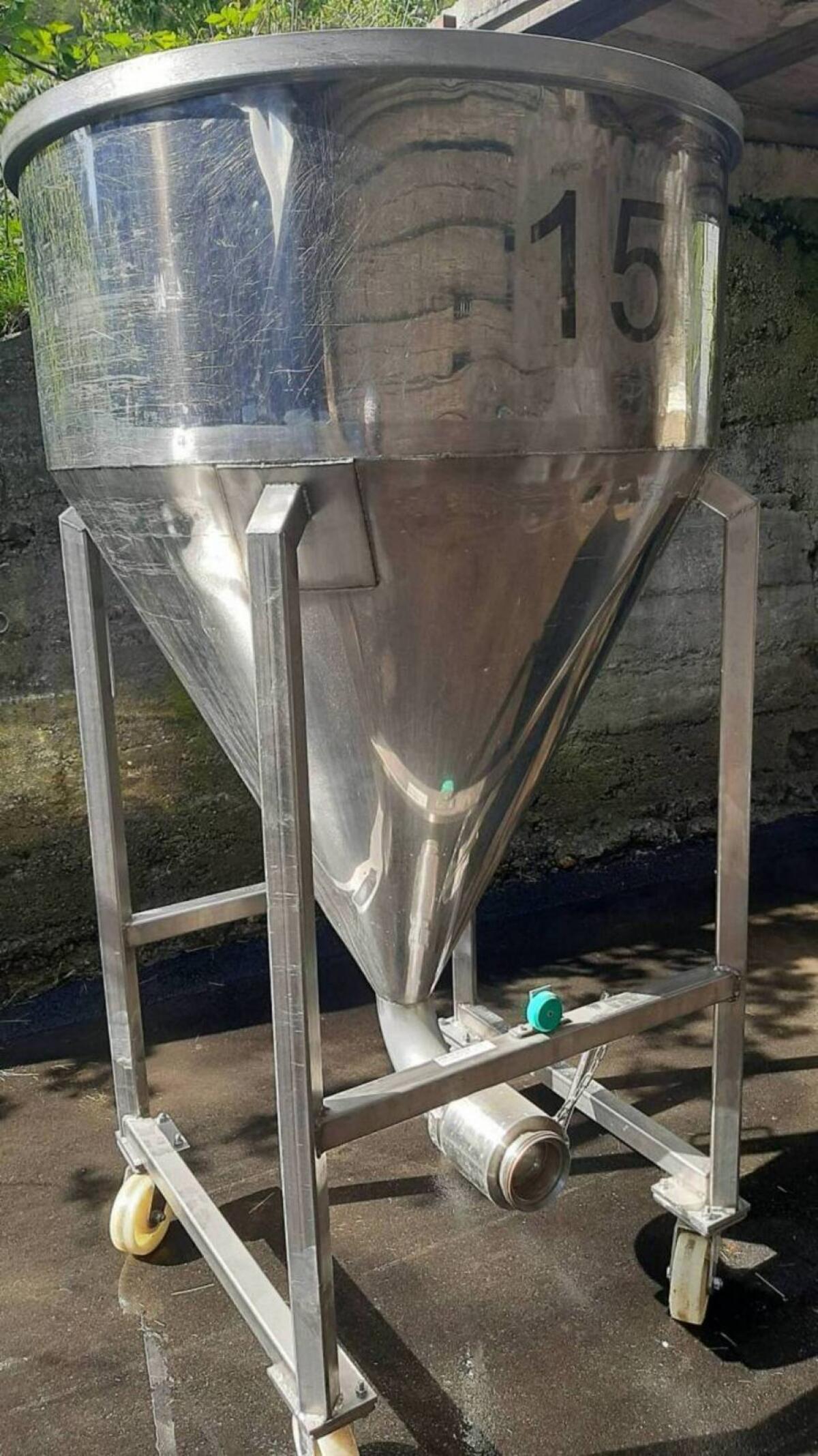 Edelstahlbehälter 3