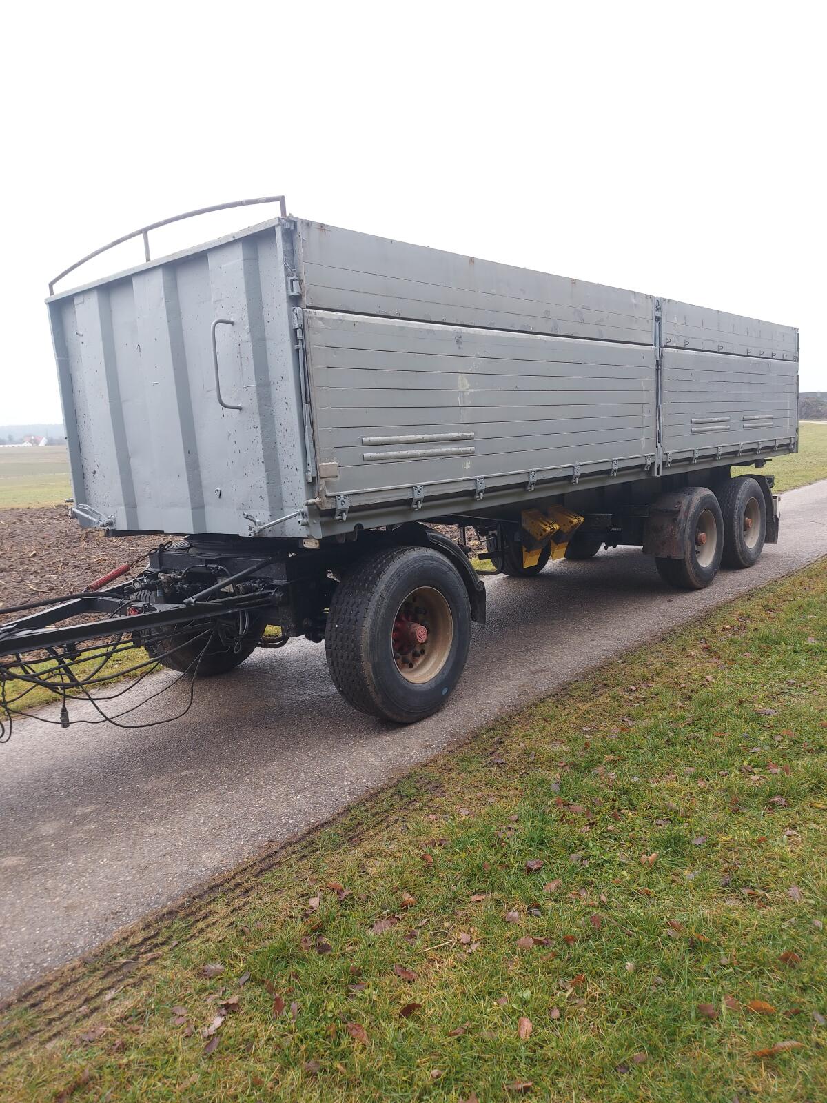 Schwarzmüller 3-Achs 3-Seitenkipper 1