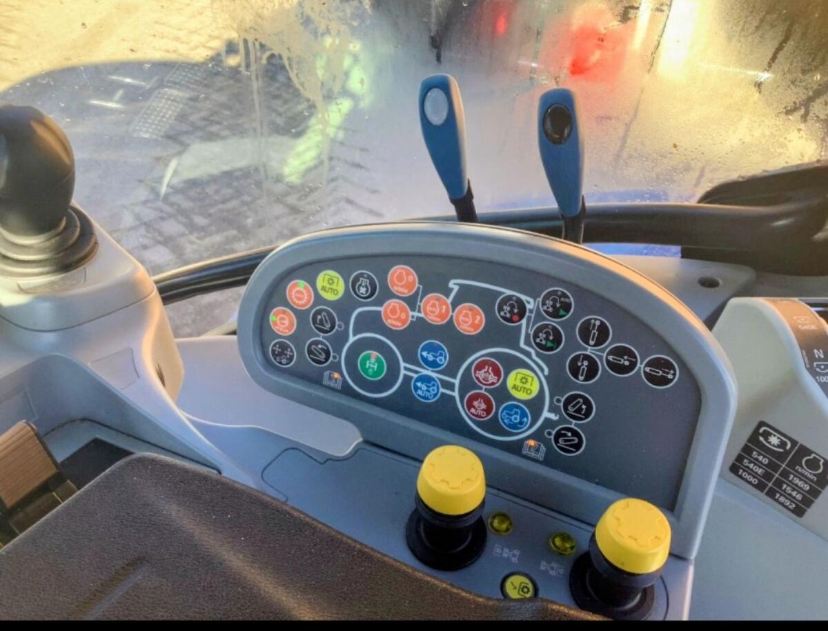 New Holland T5.130 AC 2