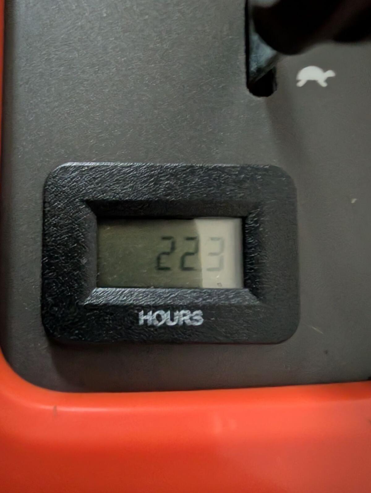 Husqvarna 216T AWD 3