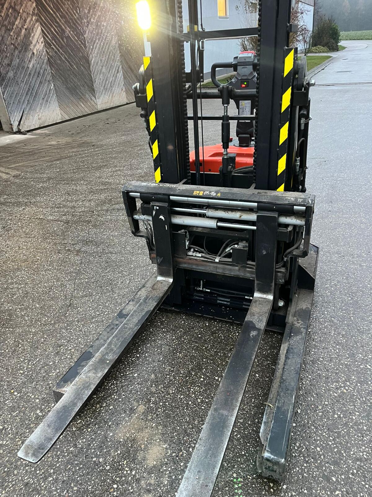 Schubmastameise BT 1