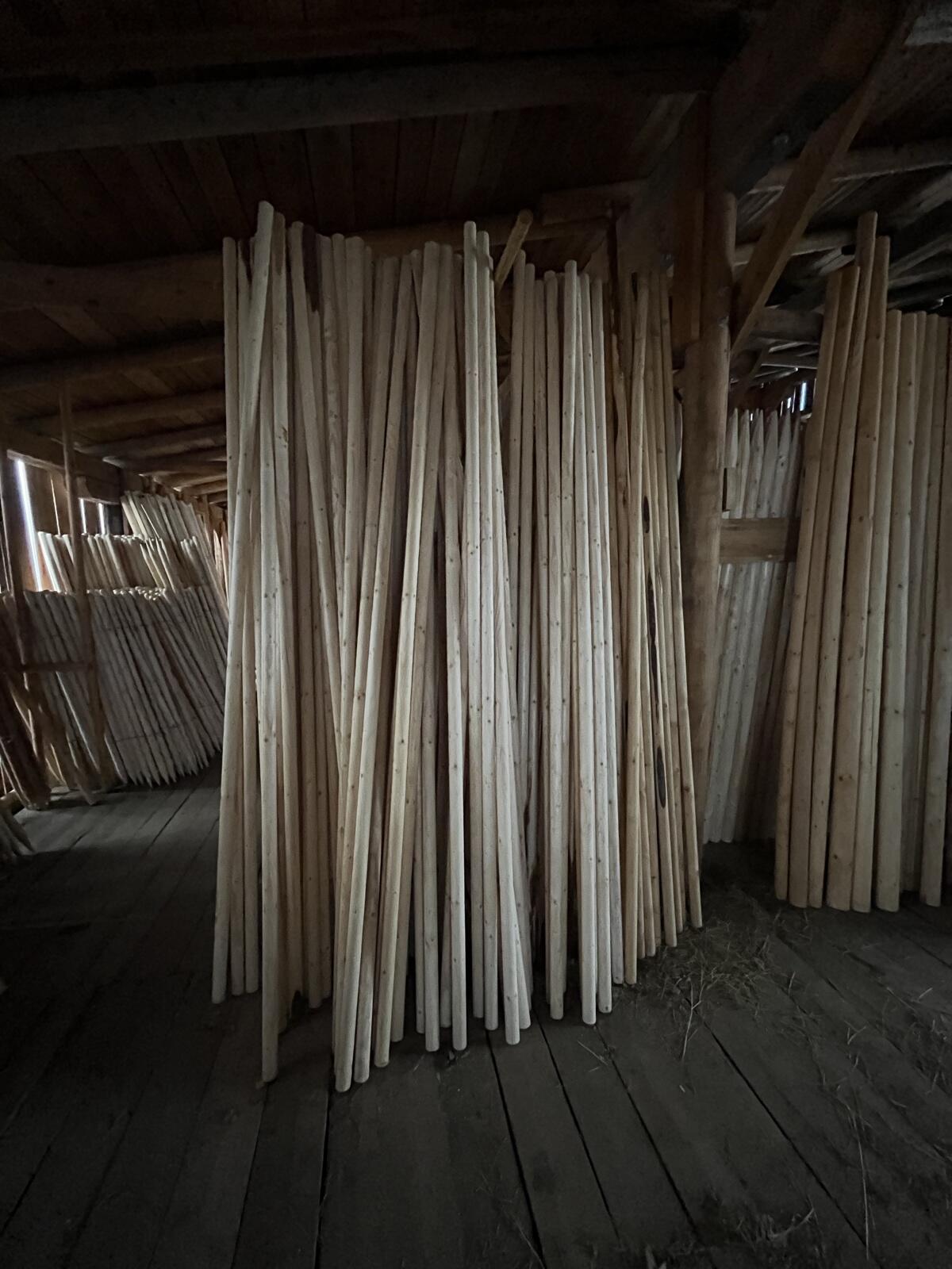 Schneestangen, Zaunpflöcke, Rundholz 2