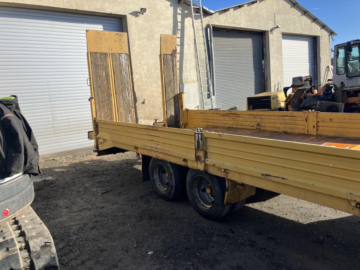 Humer TTH1400 Tieflader 1