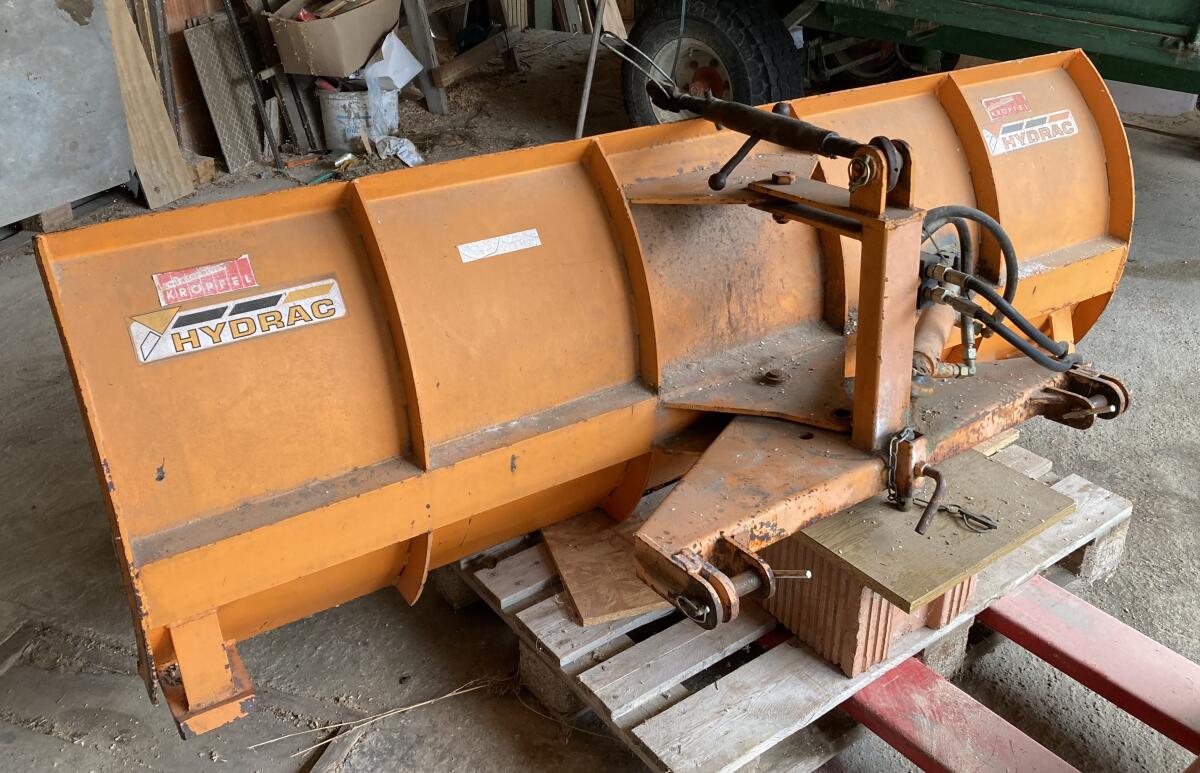 Hydrac Schneepflug 1