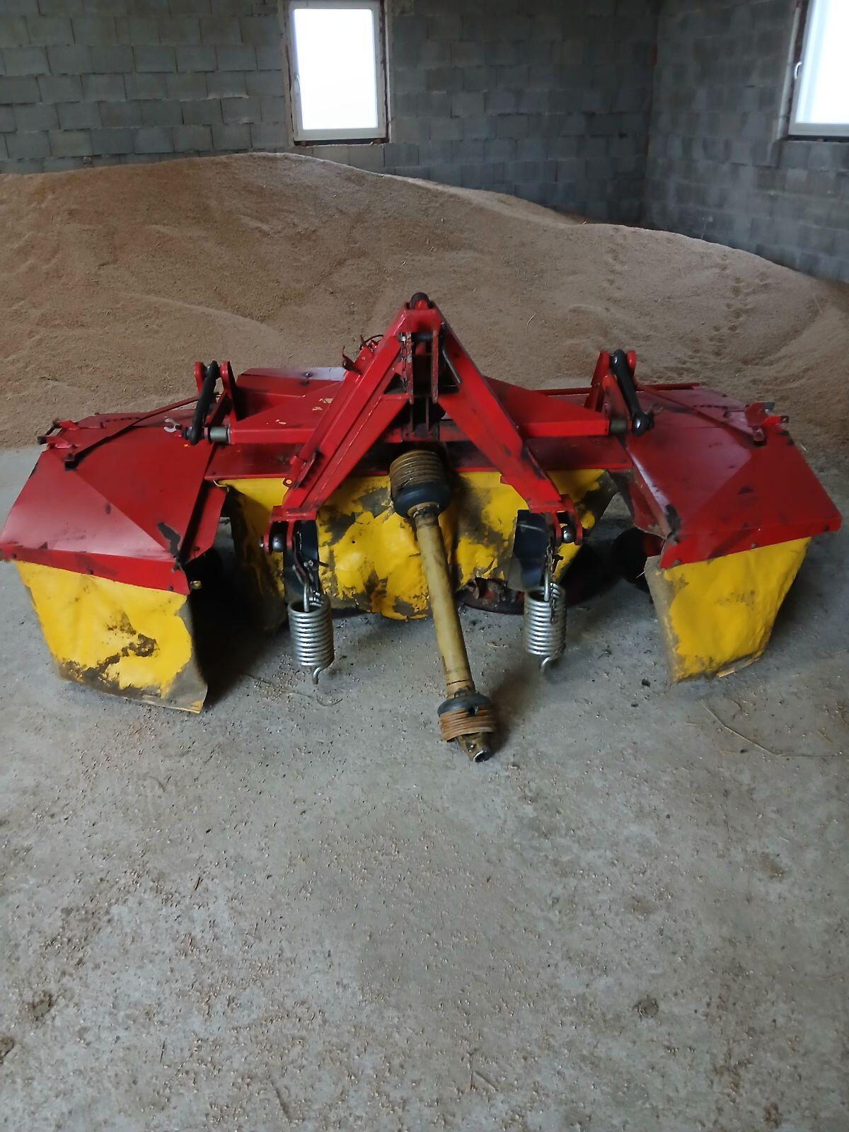 Frontmähwerk Pöttinger Cat 310 3