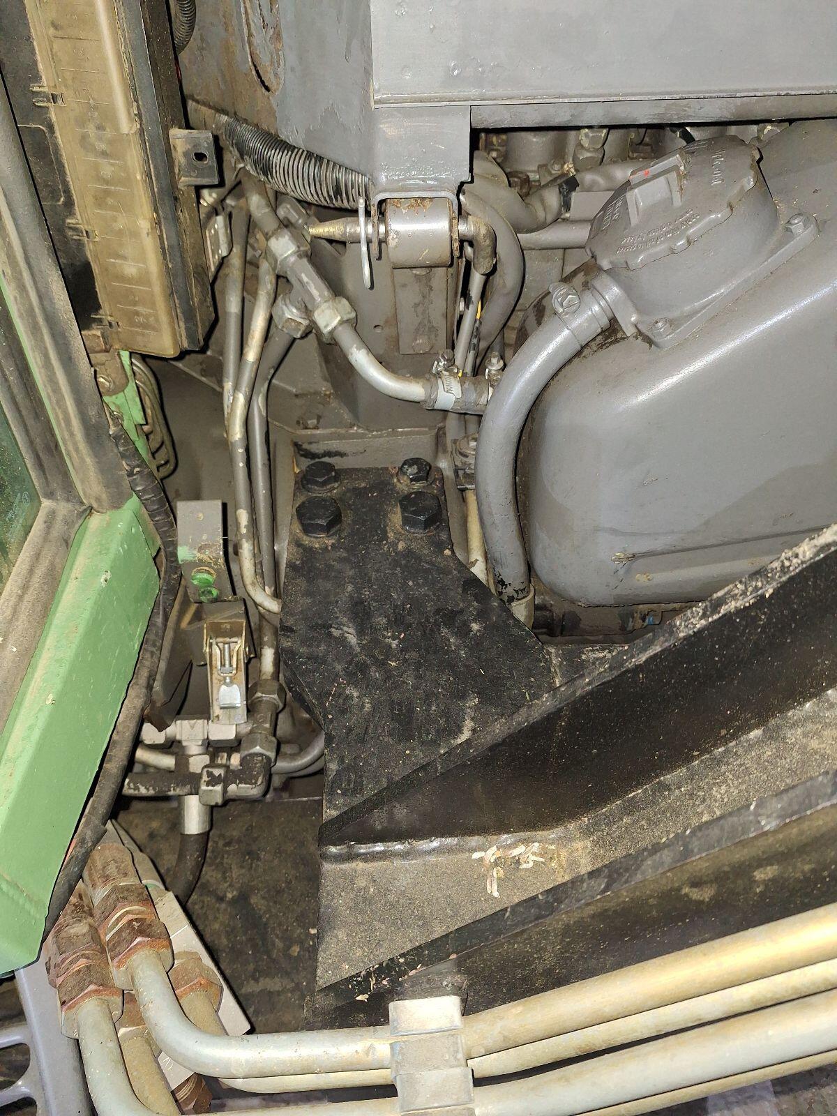 Hauer Frontladerkonsole Fendt Farmer 300 LSA 3