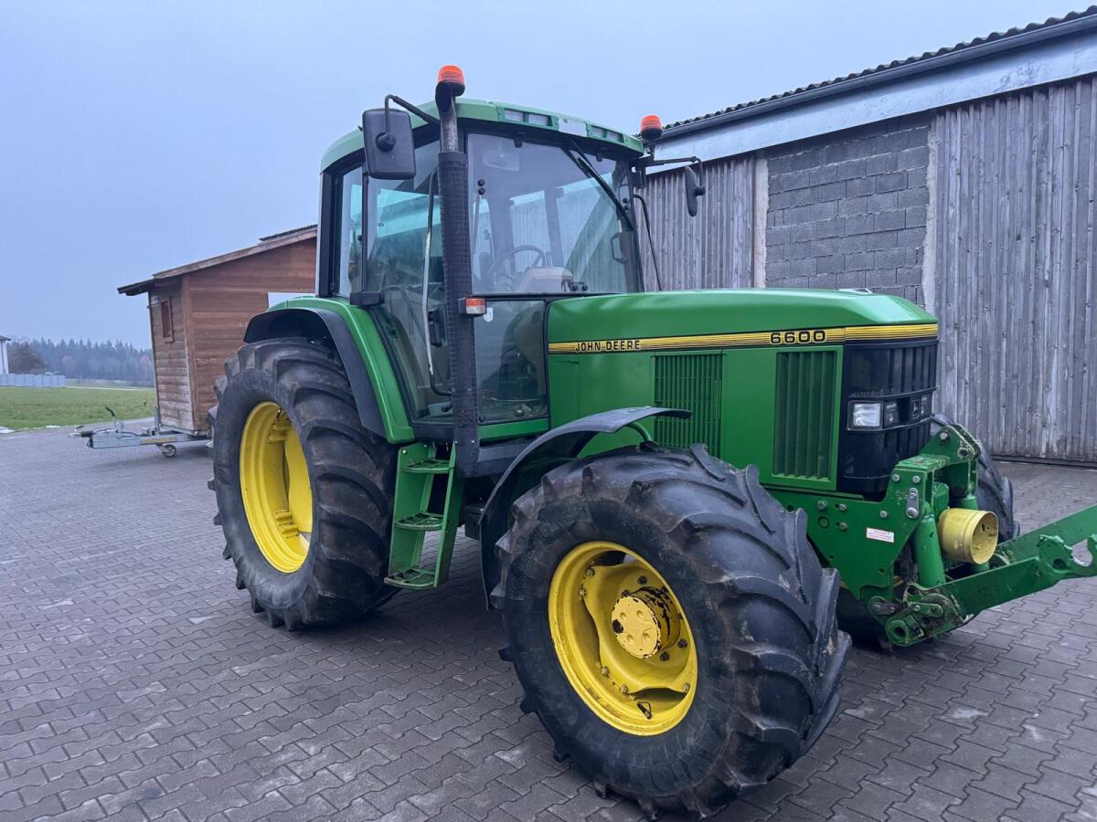 John Deere 6600 2