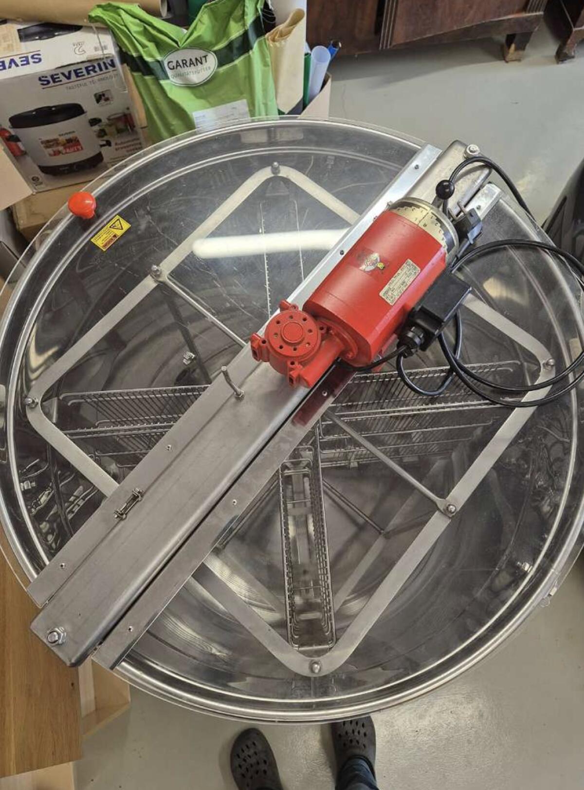 Logar Selbstwendeschleuder Honigschleuder 3