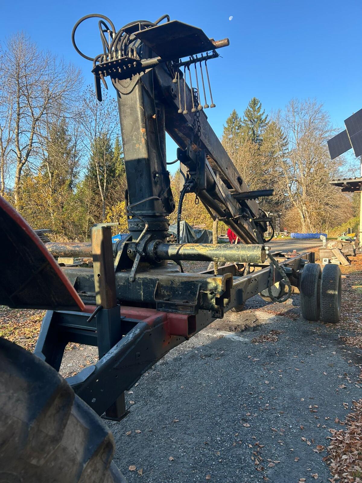 Forstanhänger mit Forstkran 3