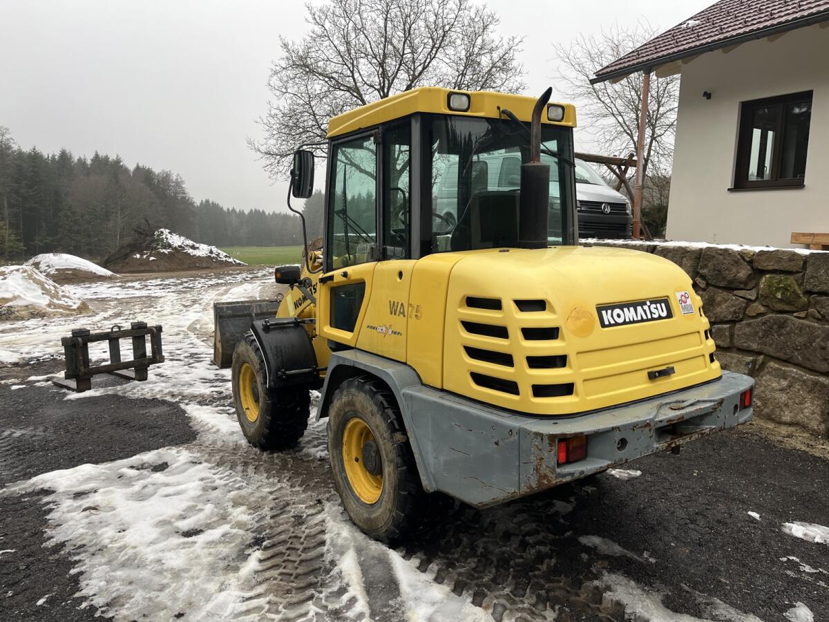 Radlader Komatsu WA 75 2