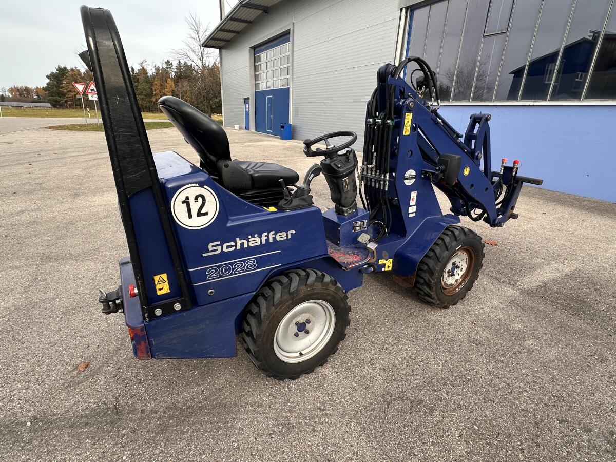 Schäffer Hoflader 2028 1