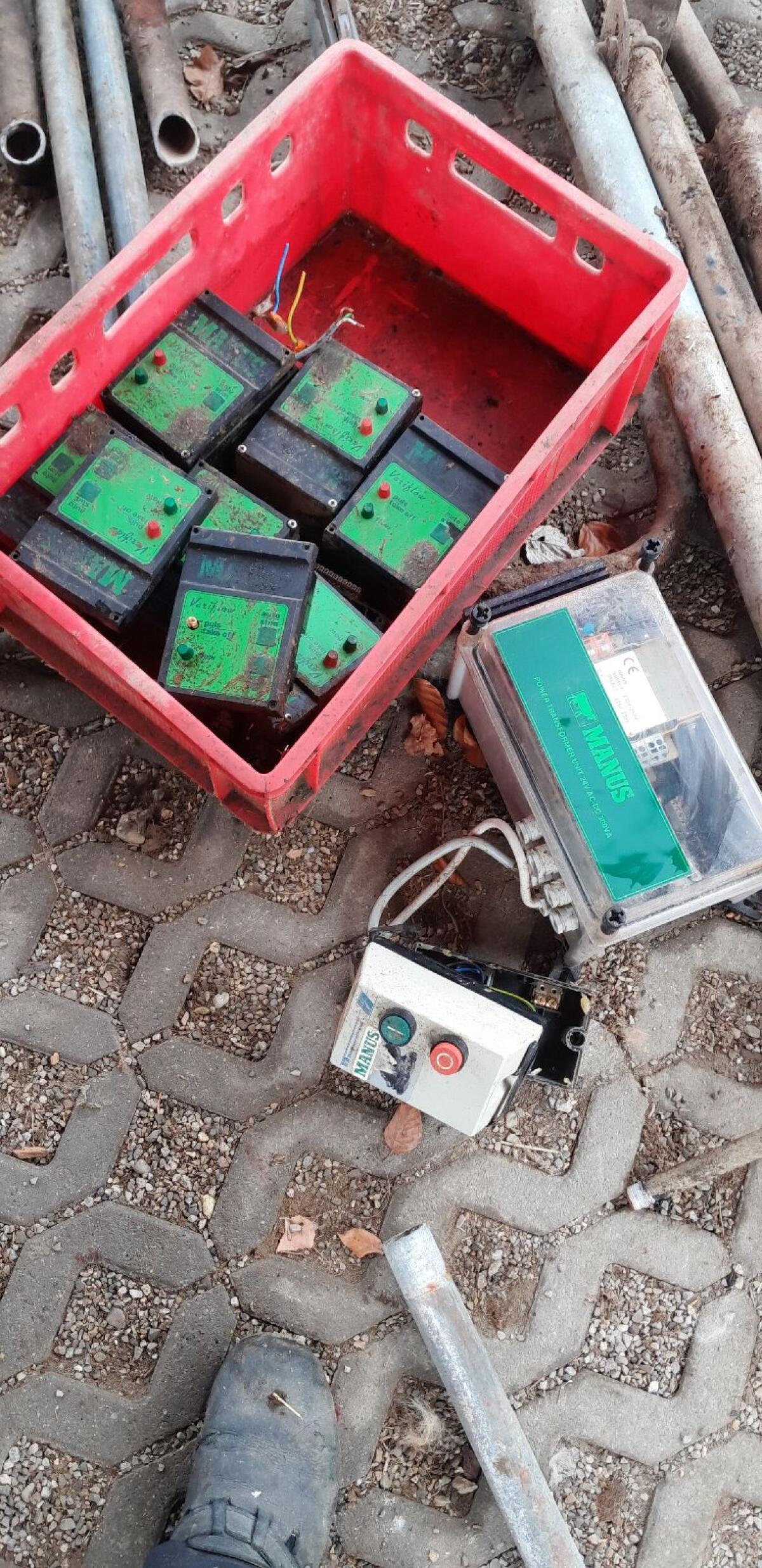 Verschiedene Melkstandteile zu verkaufen 3