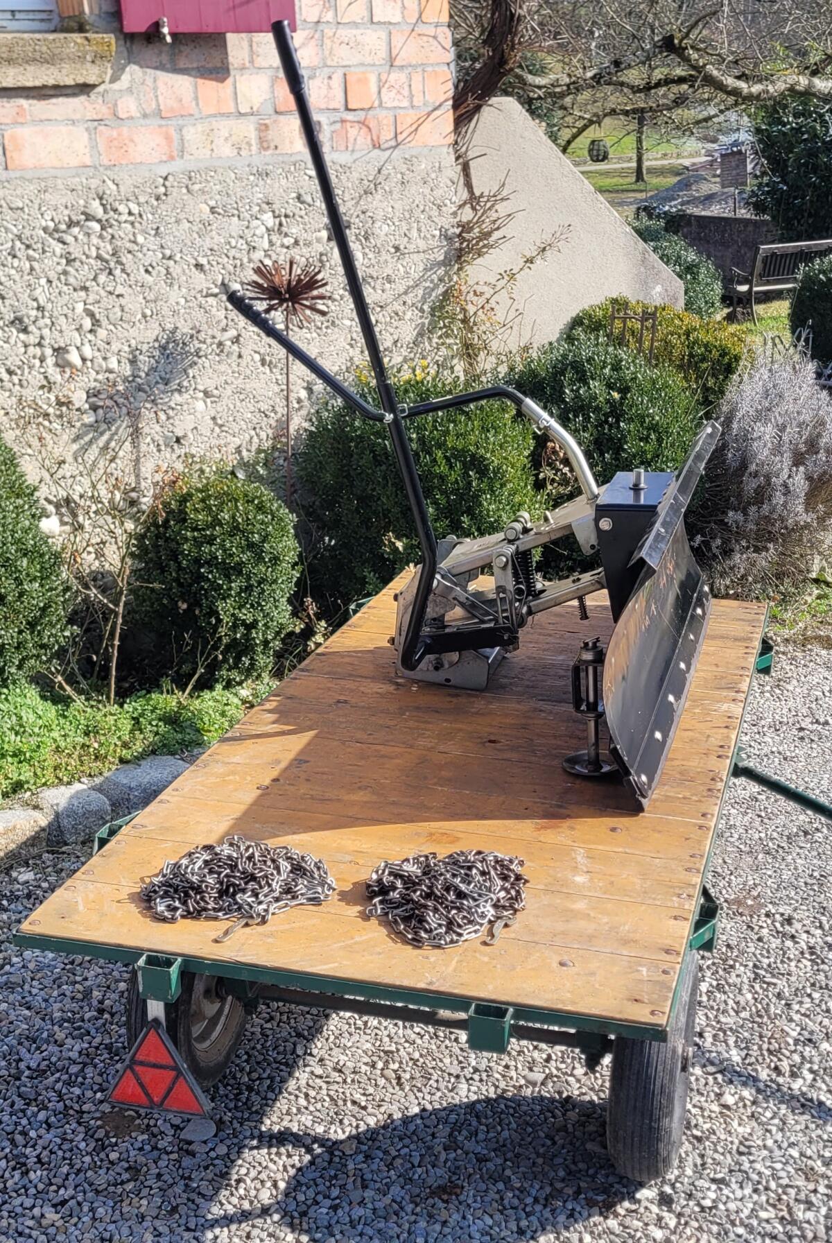 Schneeschild TS125 Tielbürger mit Anbauadapter und Schneeketten 1