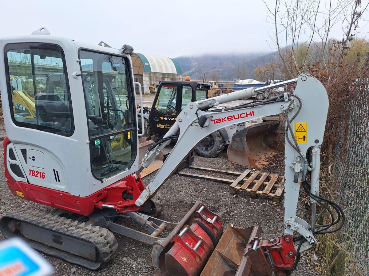 Takeuchi TB216 1