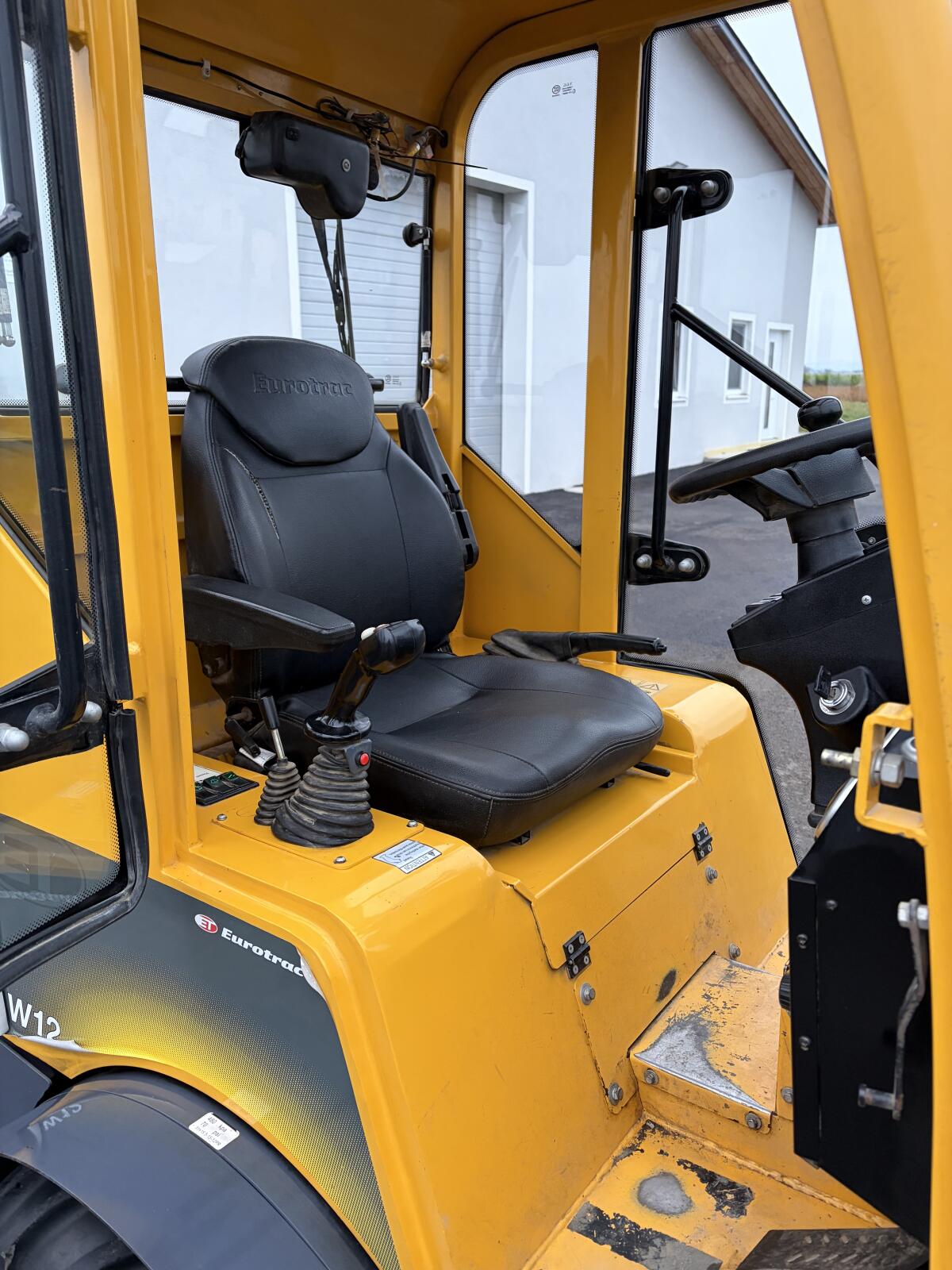 EUROTRAC HOFLADER W12 2