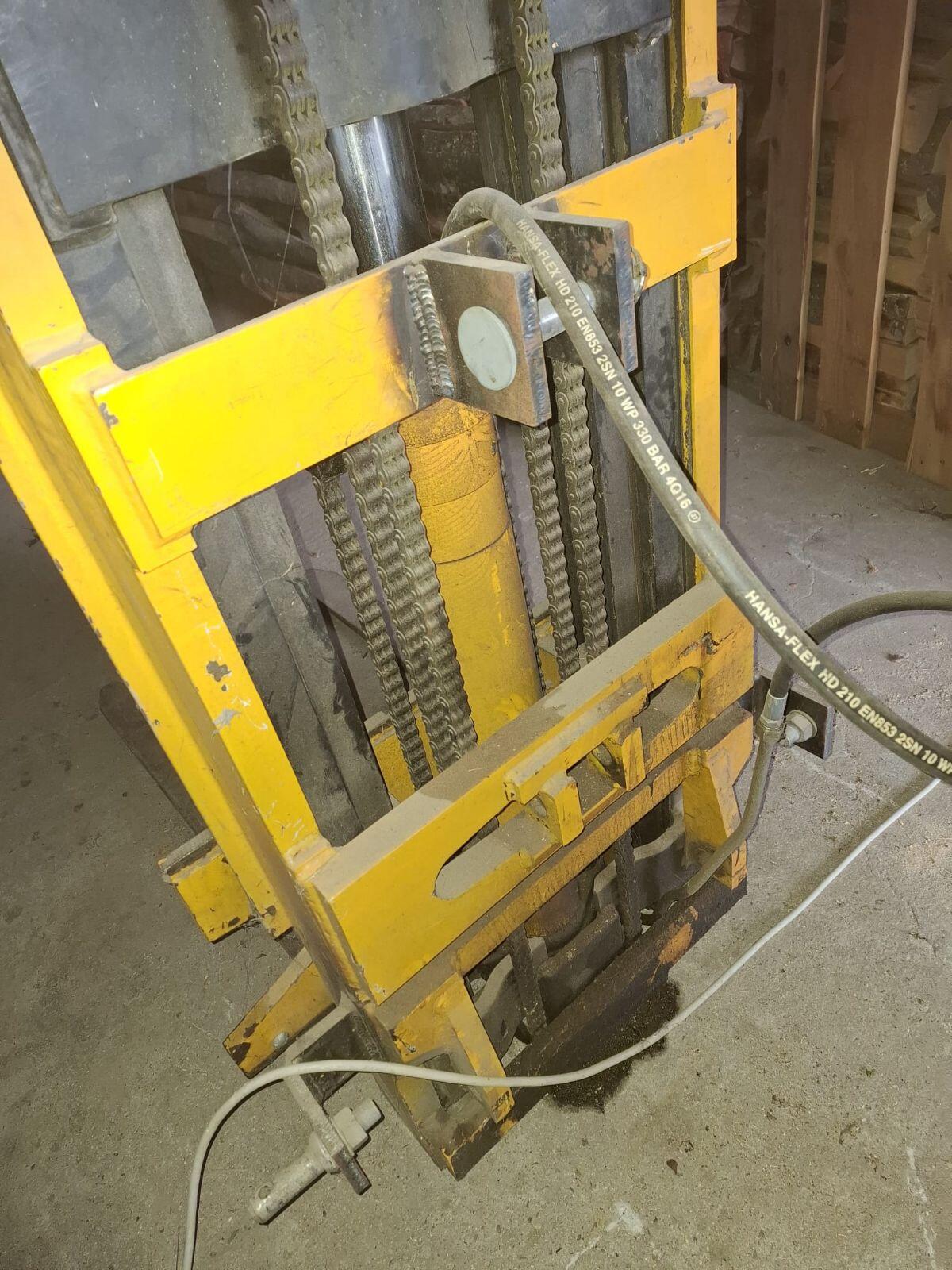 Verkauf Triplex-Freihub-Staplermast, Standort Weibern, OÖ 2