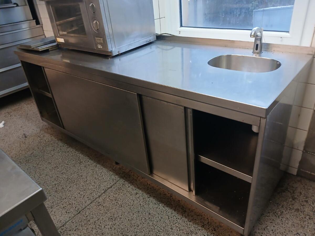 Niro Kasten mit Abwasch 220 x 72 cm 1