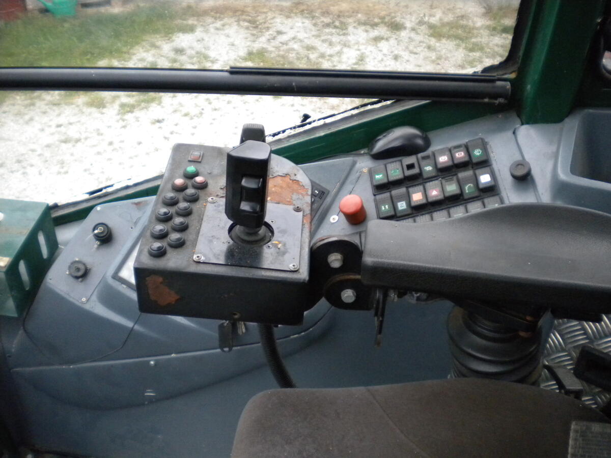 Harvester 86 mit Waratha 270, Bj. 2009 3