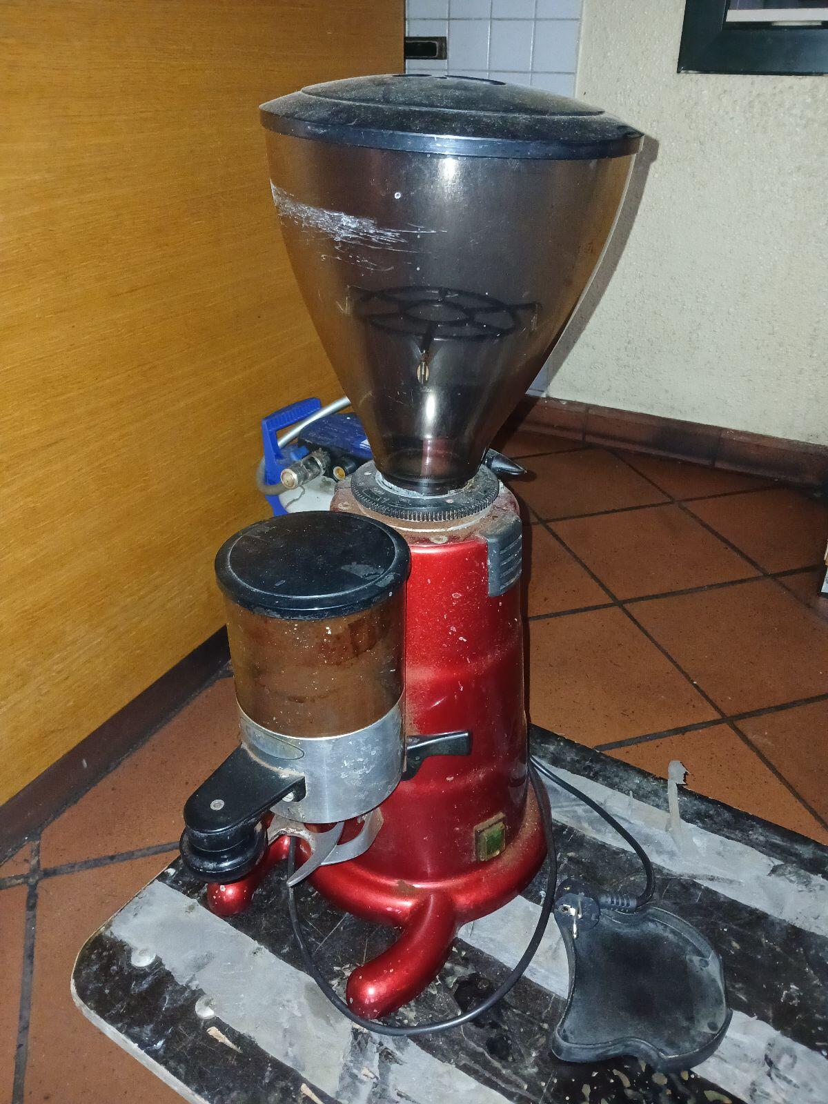 Kaffeemaschine mit Mühle 2