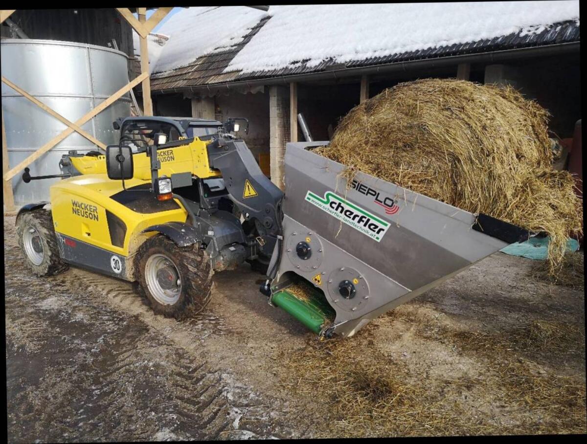 Rundballenverteiler 1