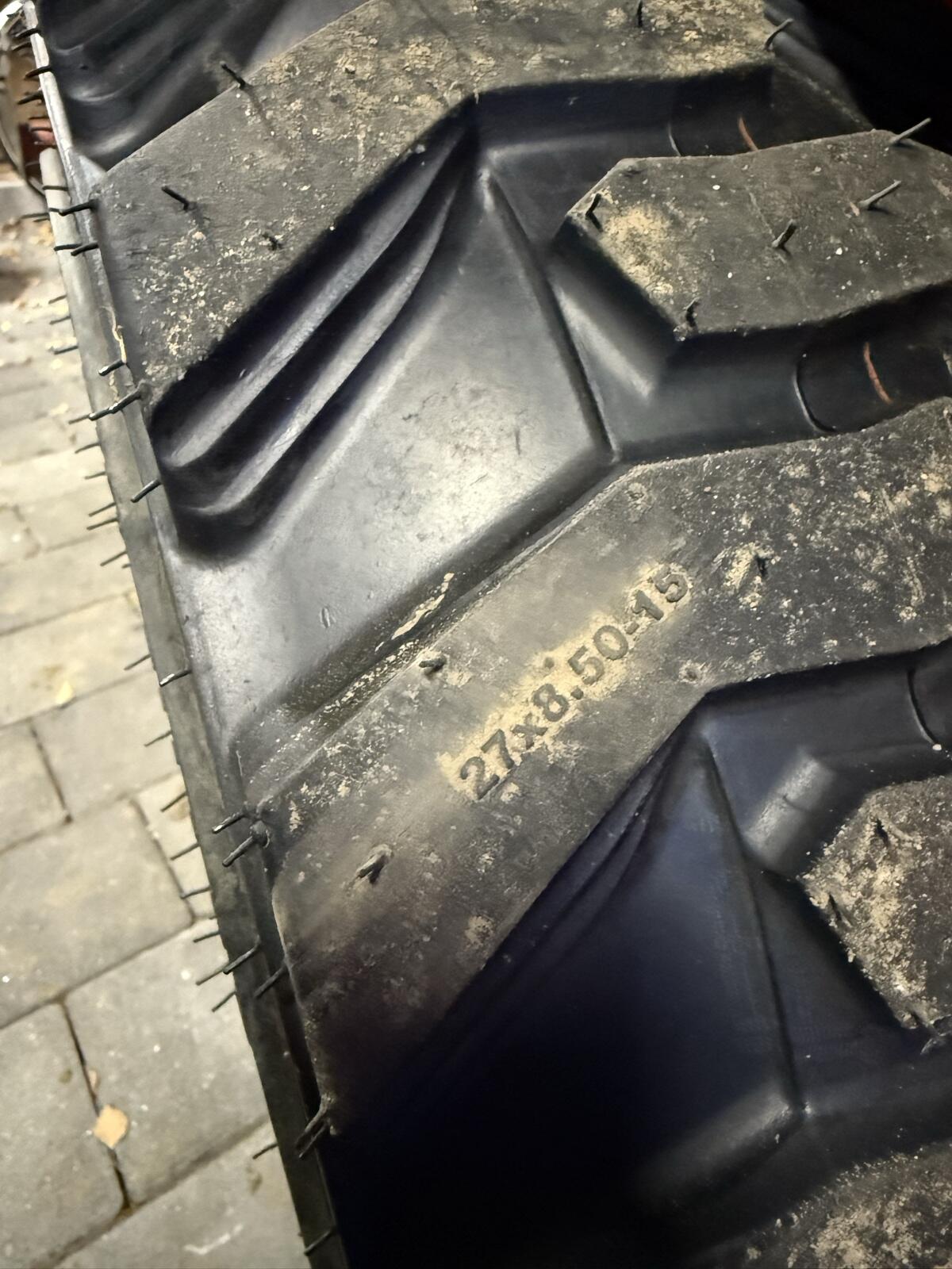 Weidemann Kompletträder 3