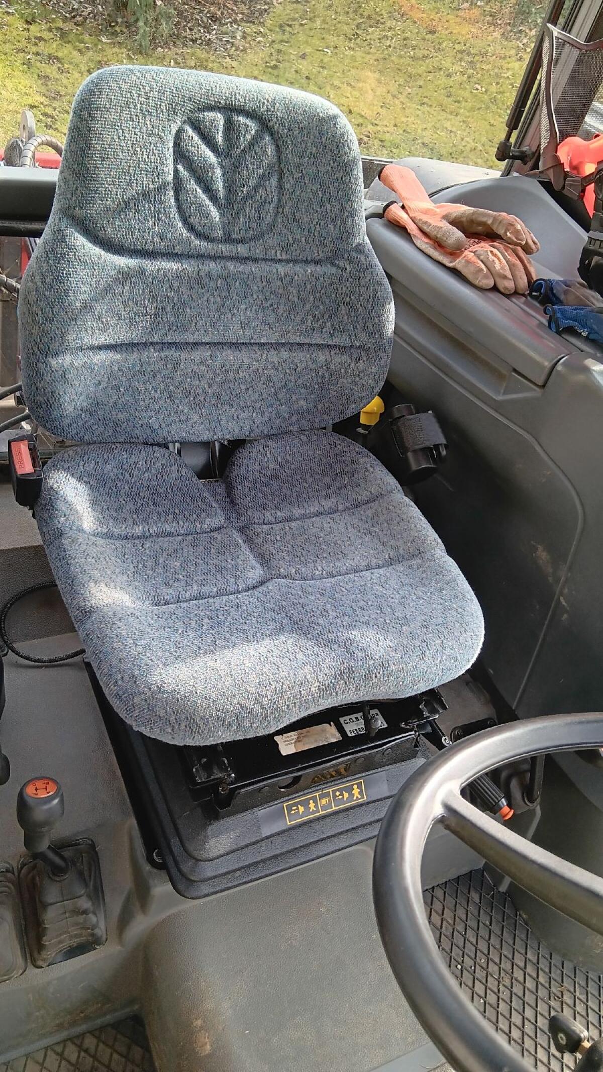 Traktorsitz New Holland luftgefedert 1