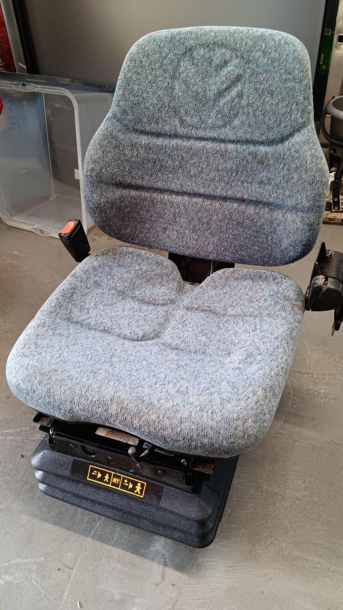 Traktorsitz New Holland luftgefedert 2