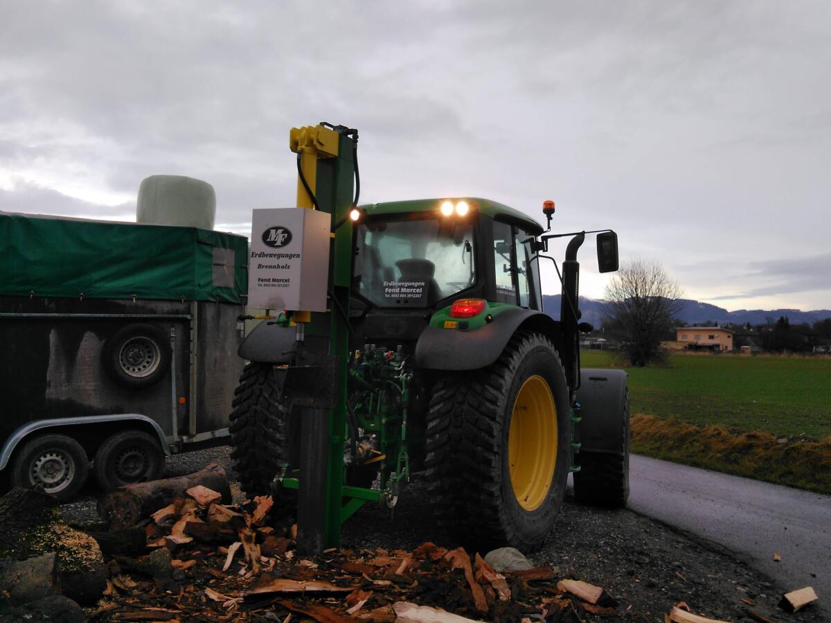 Holzspalter 30 t mit Eilgang 2